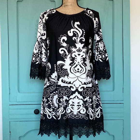 NWT. White Mark Dress. Lace Details at Sleeves and Hem - Picture 4 of 9